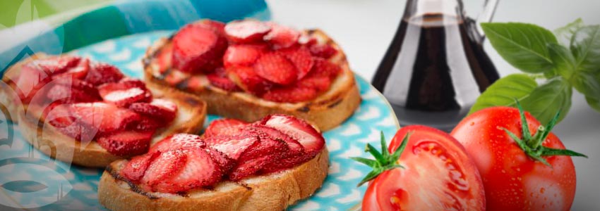 Bruschetta Met Aardbeien En Avocado